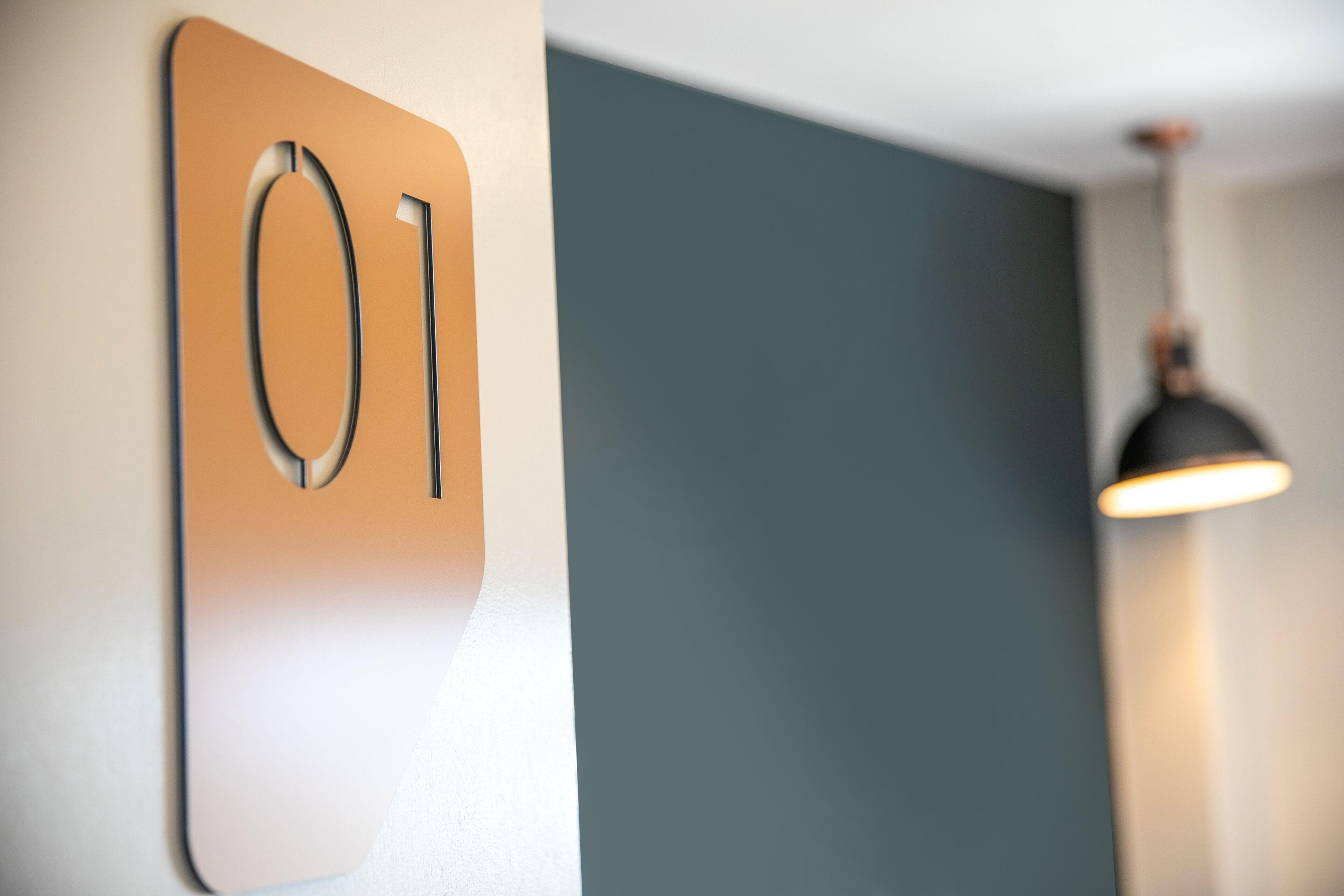 Nightcap At Chardons Corner Hotel 3*