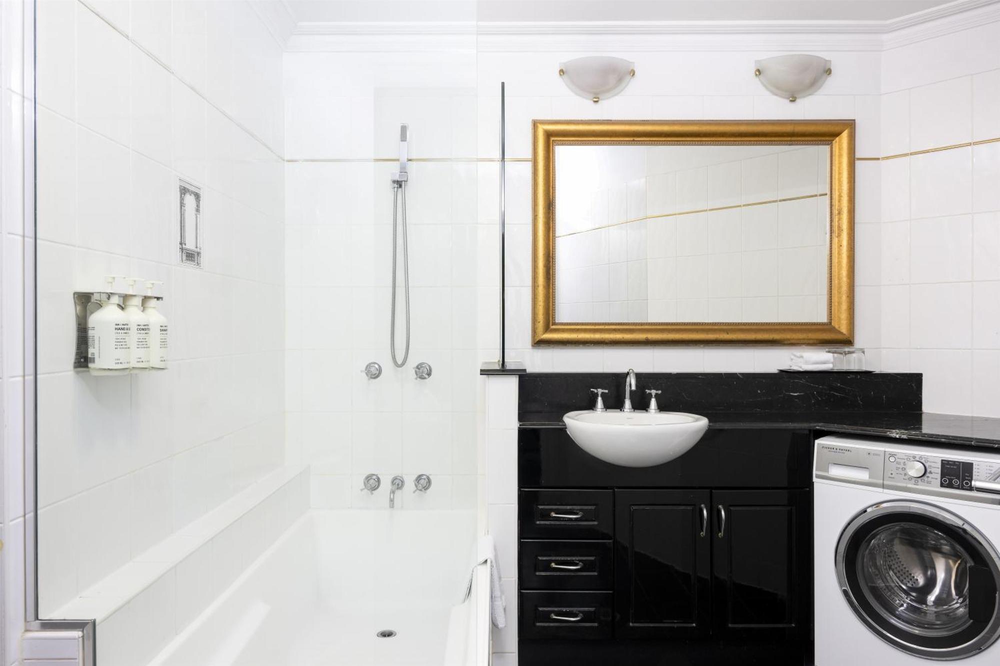 Adina Anzac Square 5* Brisbane