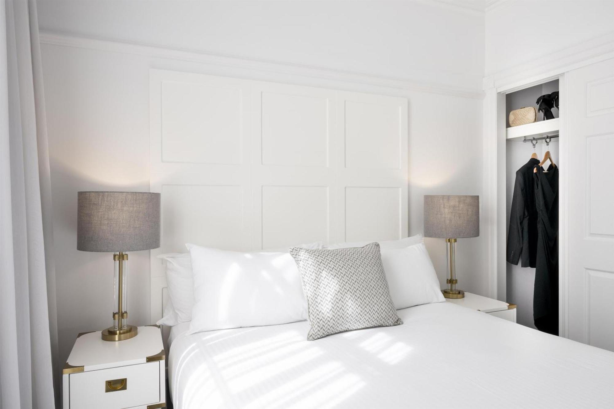 Adina Anzac Square 5*