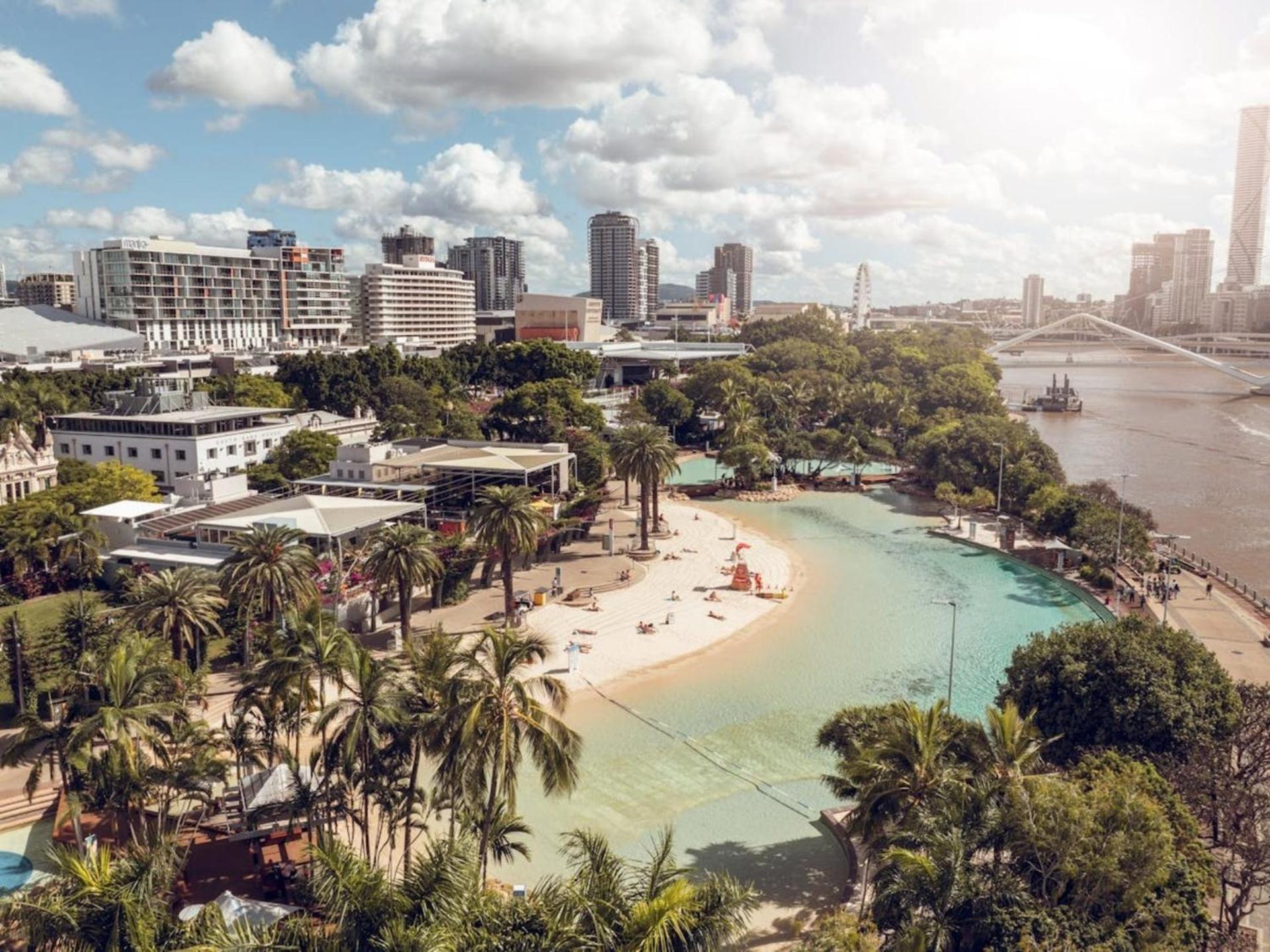 Stylish In Share Save Apartment *