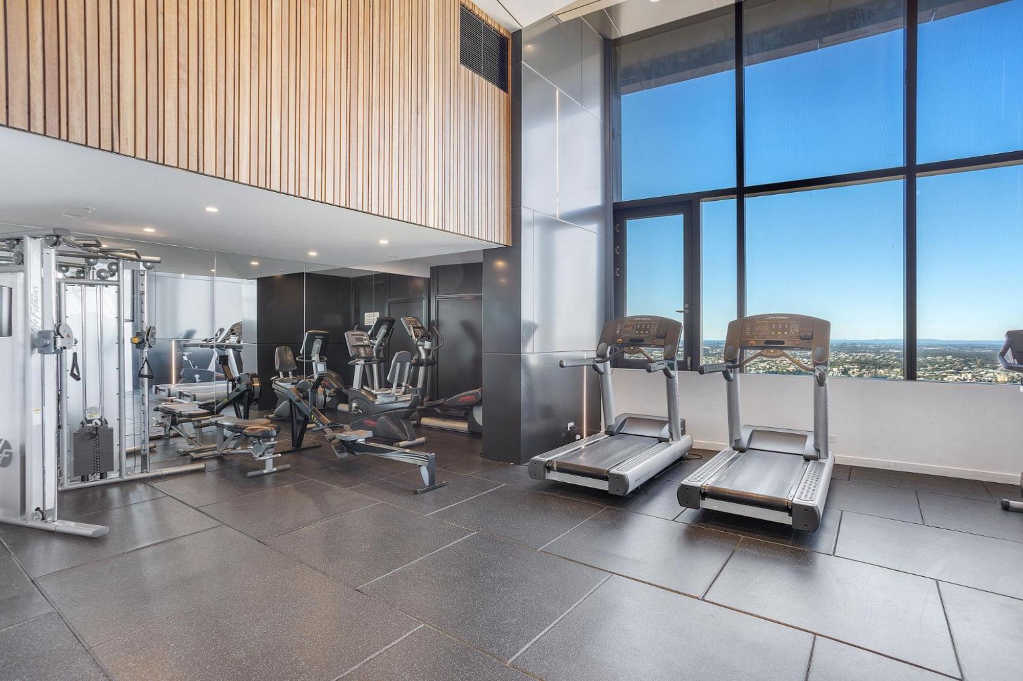 52nd Floor With Panoramic Views Of Apartment *