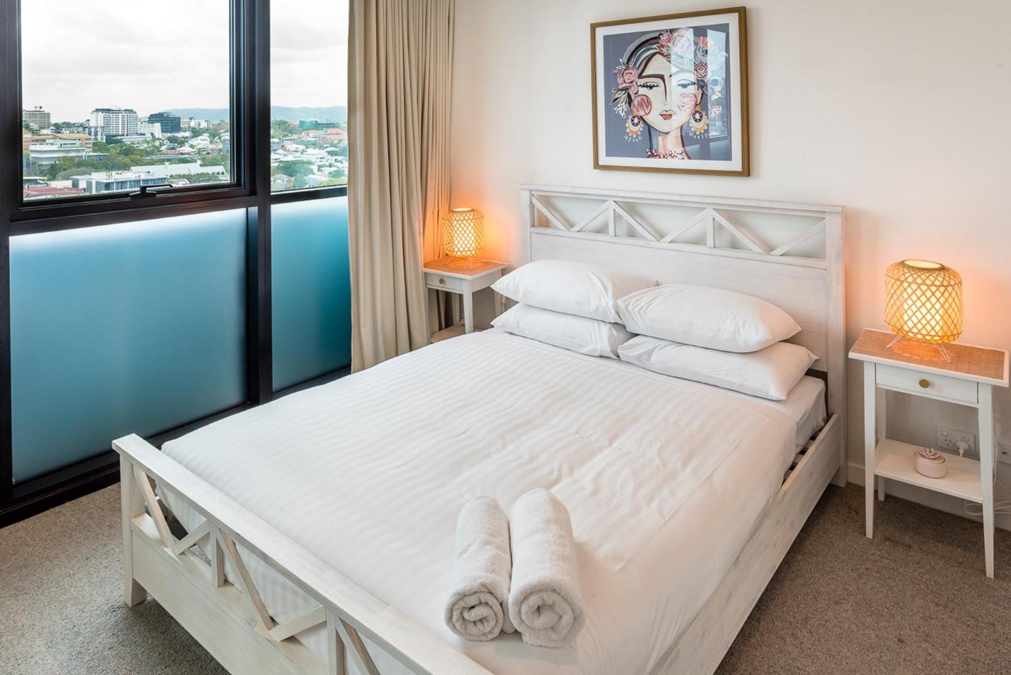 Impeccable 2-bed With Pool & Outdoor Dining