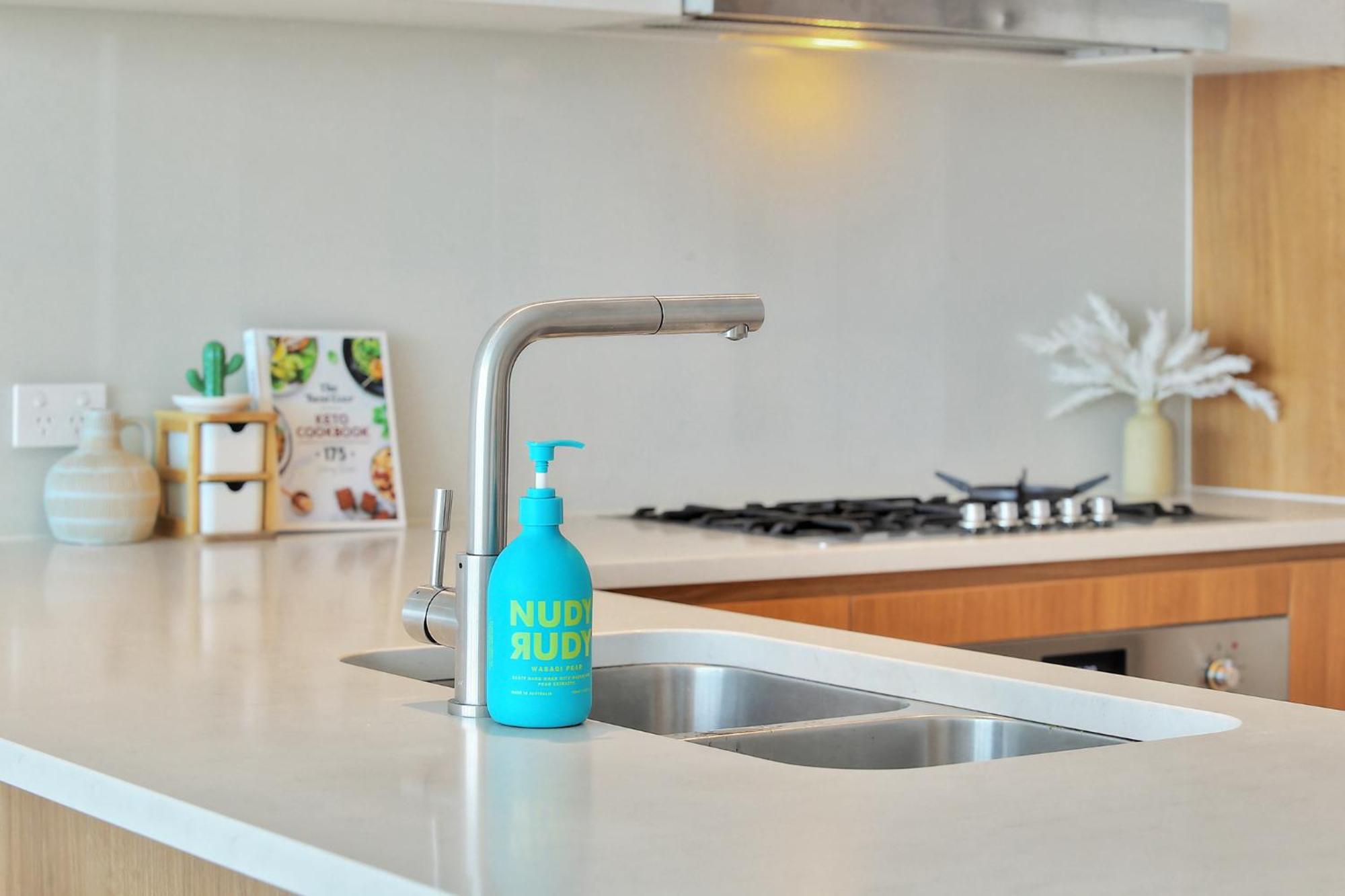 Panoramic 3-bedroom Skyscape With Free Parking Apartment *