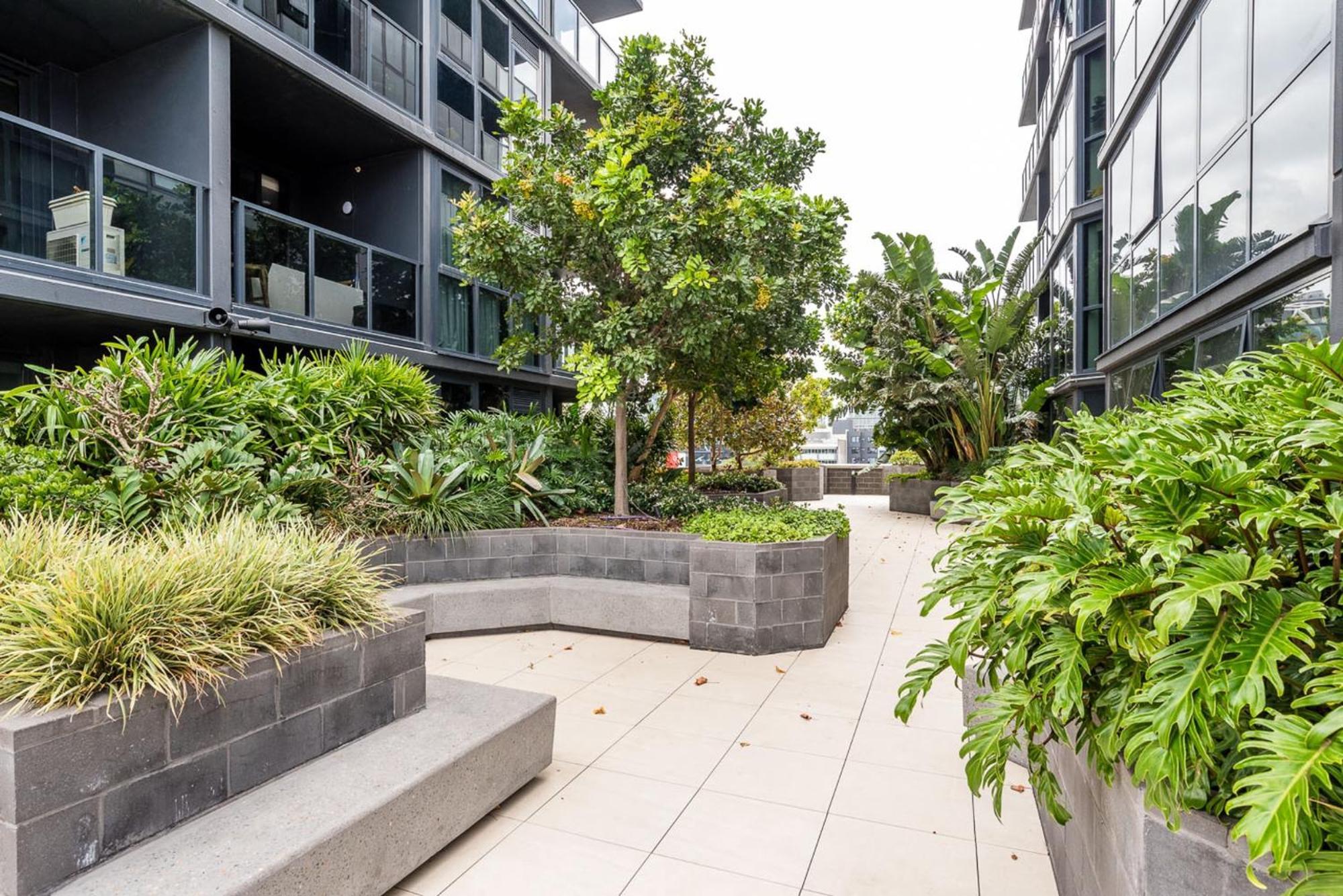 Impeccable 2-bed With Pool & Outdoor Dining Apartment *