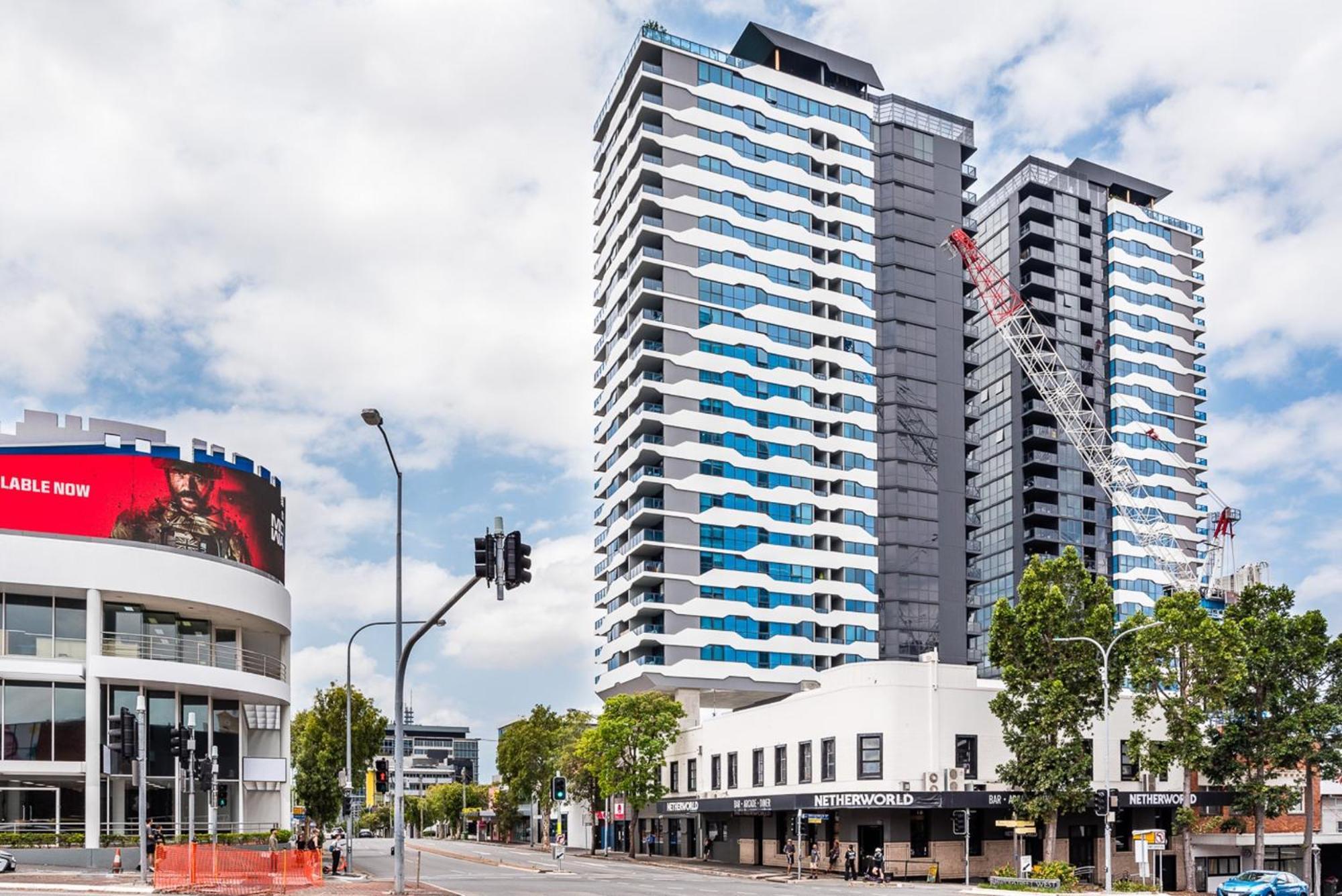 Impeccable 2-bed With Pool & Outdoor Dining Apartment Brisbane