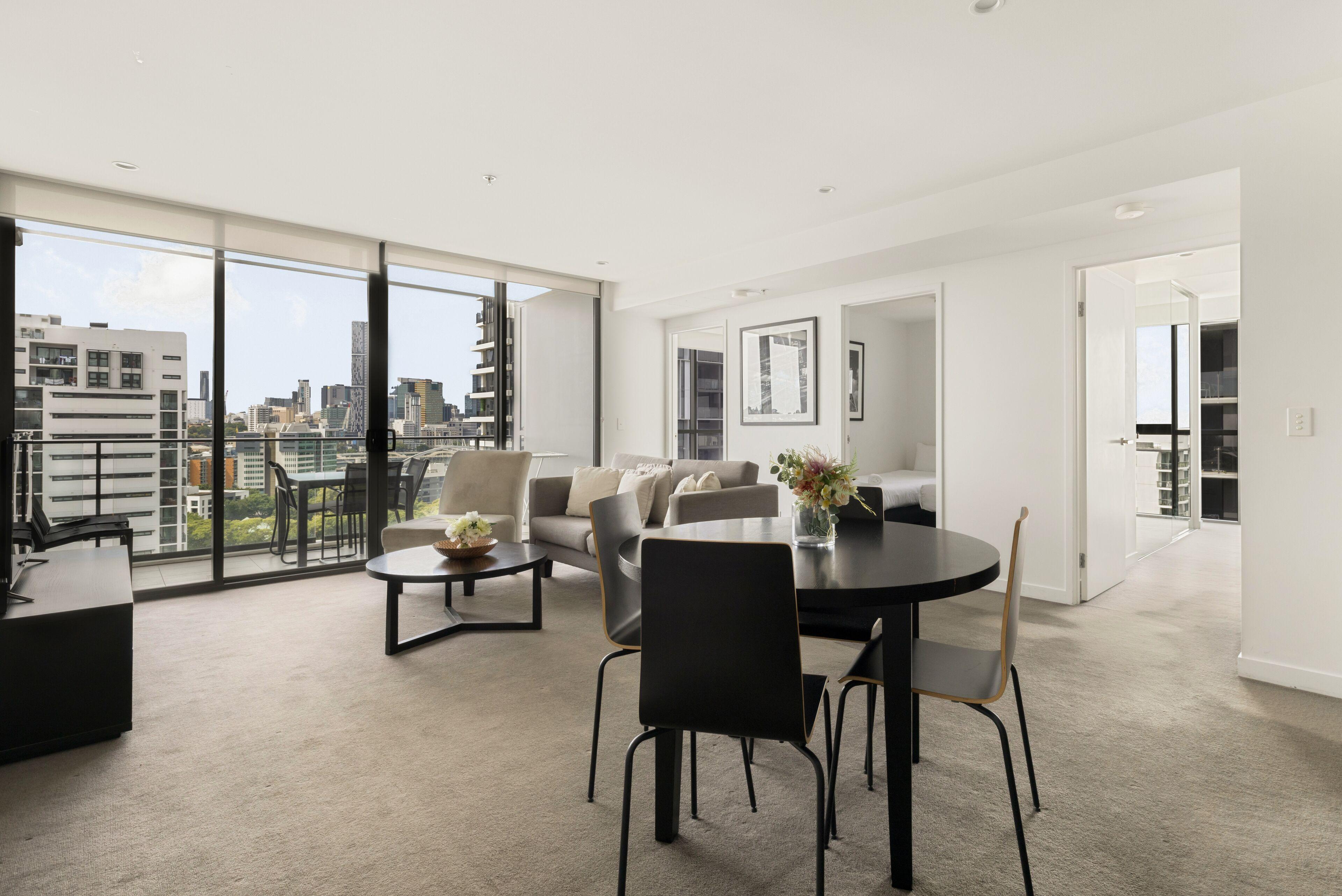 The Milton Aparthotel 4*