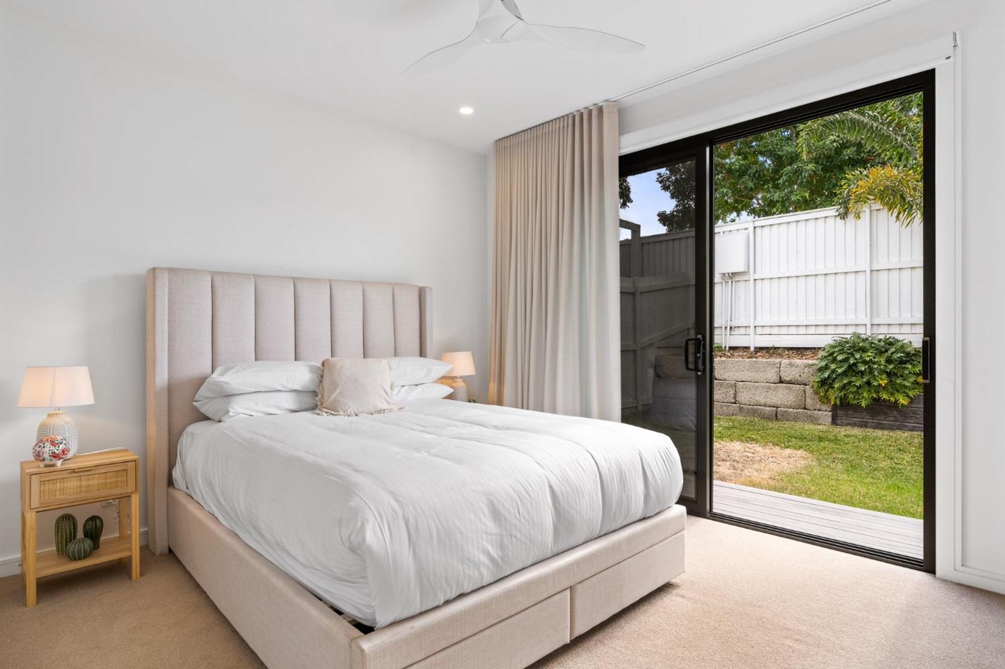 Holiday home Deluxe 4-bed With Pool & Fire Pit