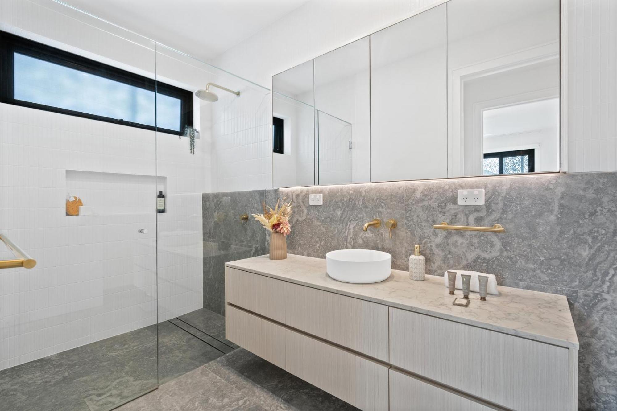 Deluxe 4-bed With Pool & Fire Pit Holiday home Brisbane