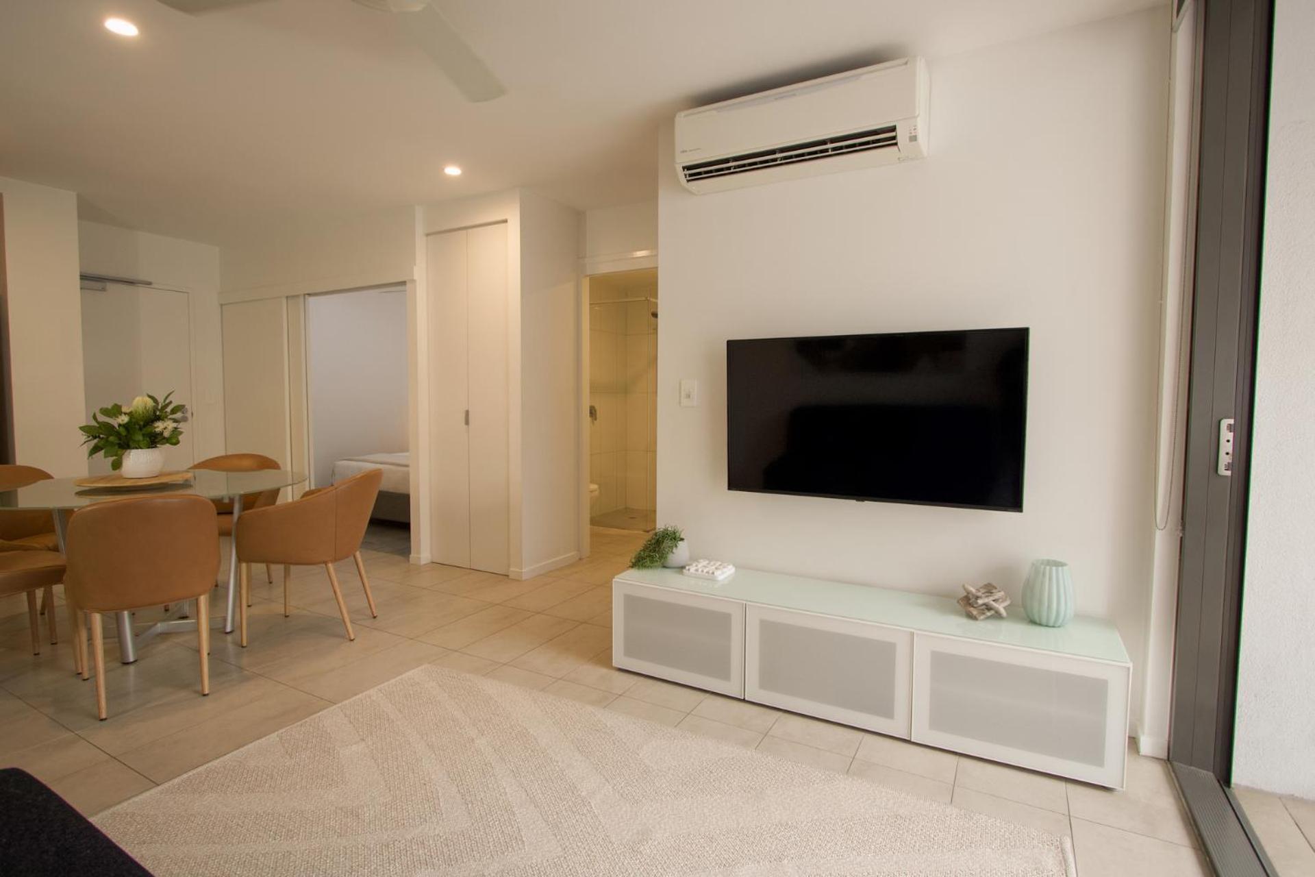 Apartment Spacious 2 Bedroom In *