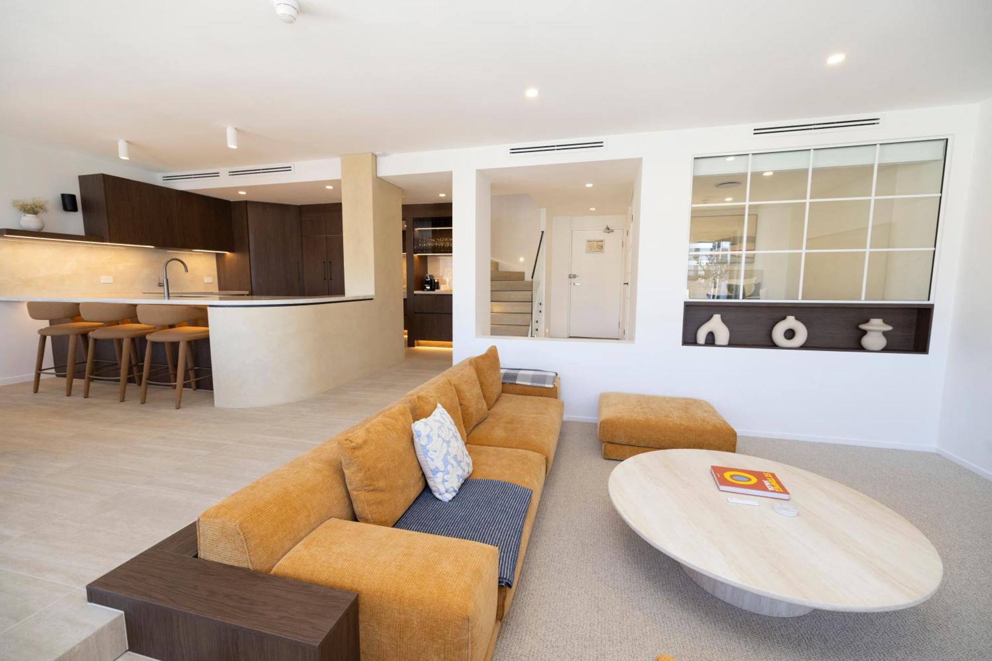 Apartment Penthouse - Luxury 2 Storey -3 Bedroom Sky Home! *