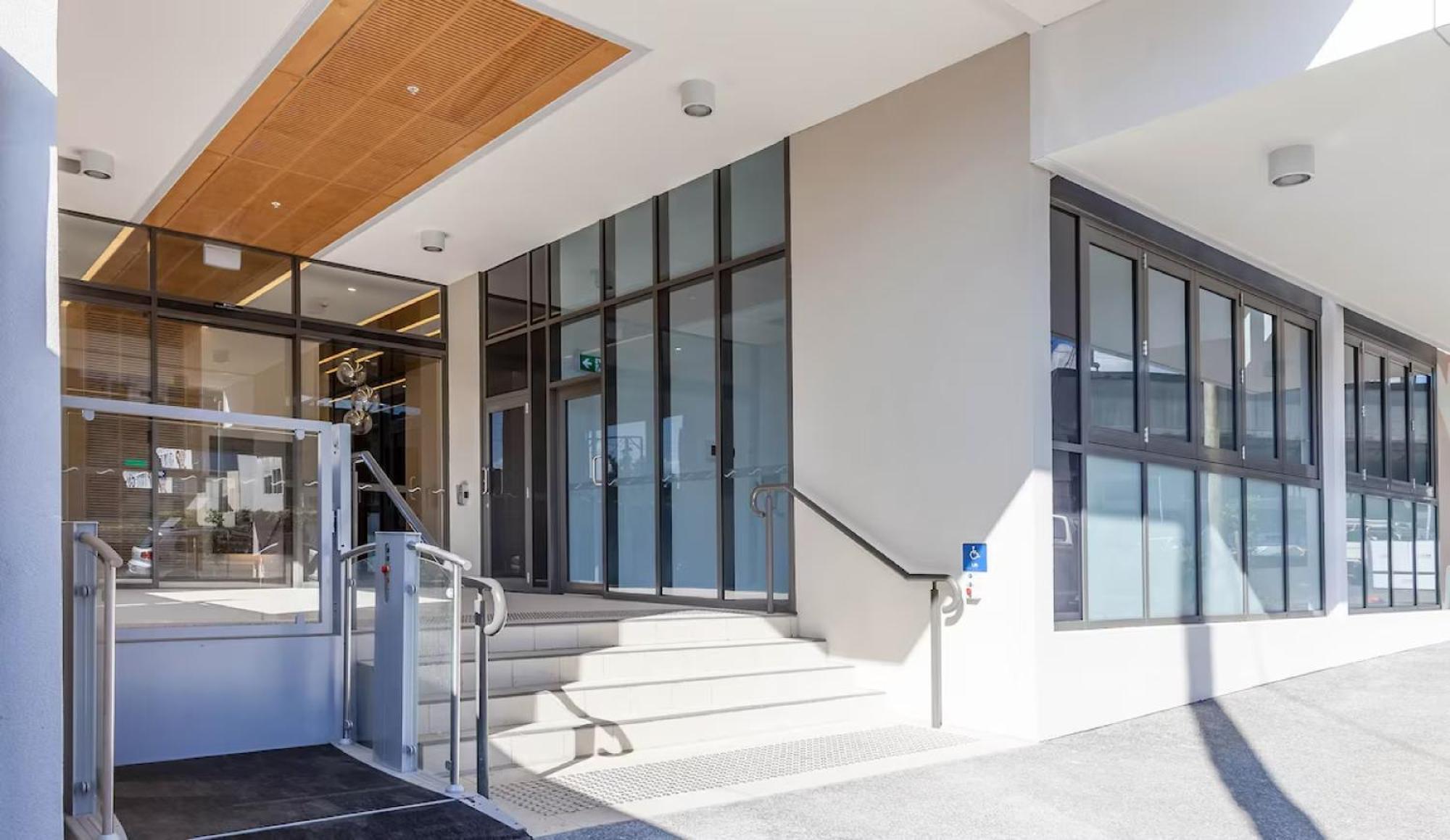 Apartment Spacious 2 Bedroom In *