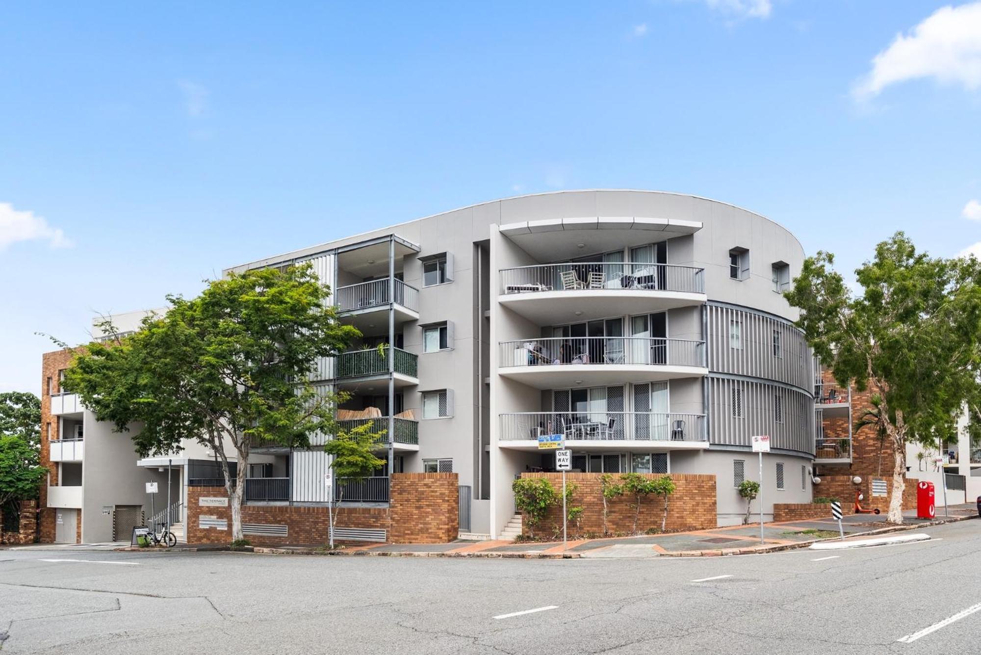 Apartment Vibrant 2-bed With Pool And Gym Access *