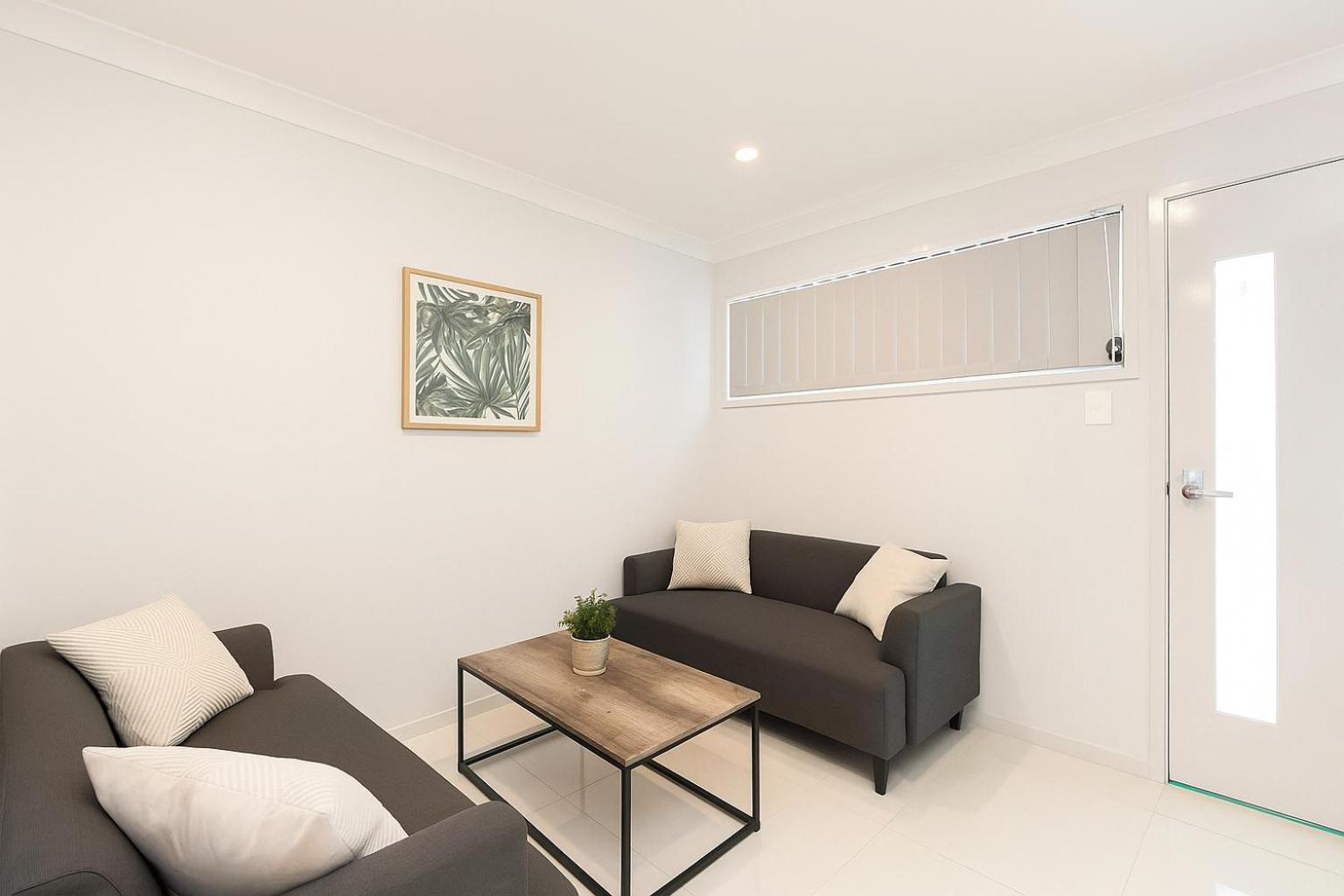 Smart Self Check-in - N Freney Apartment *