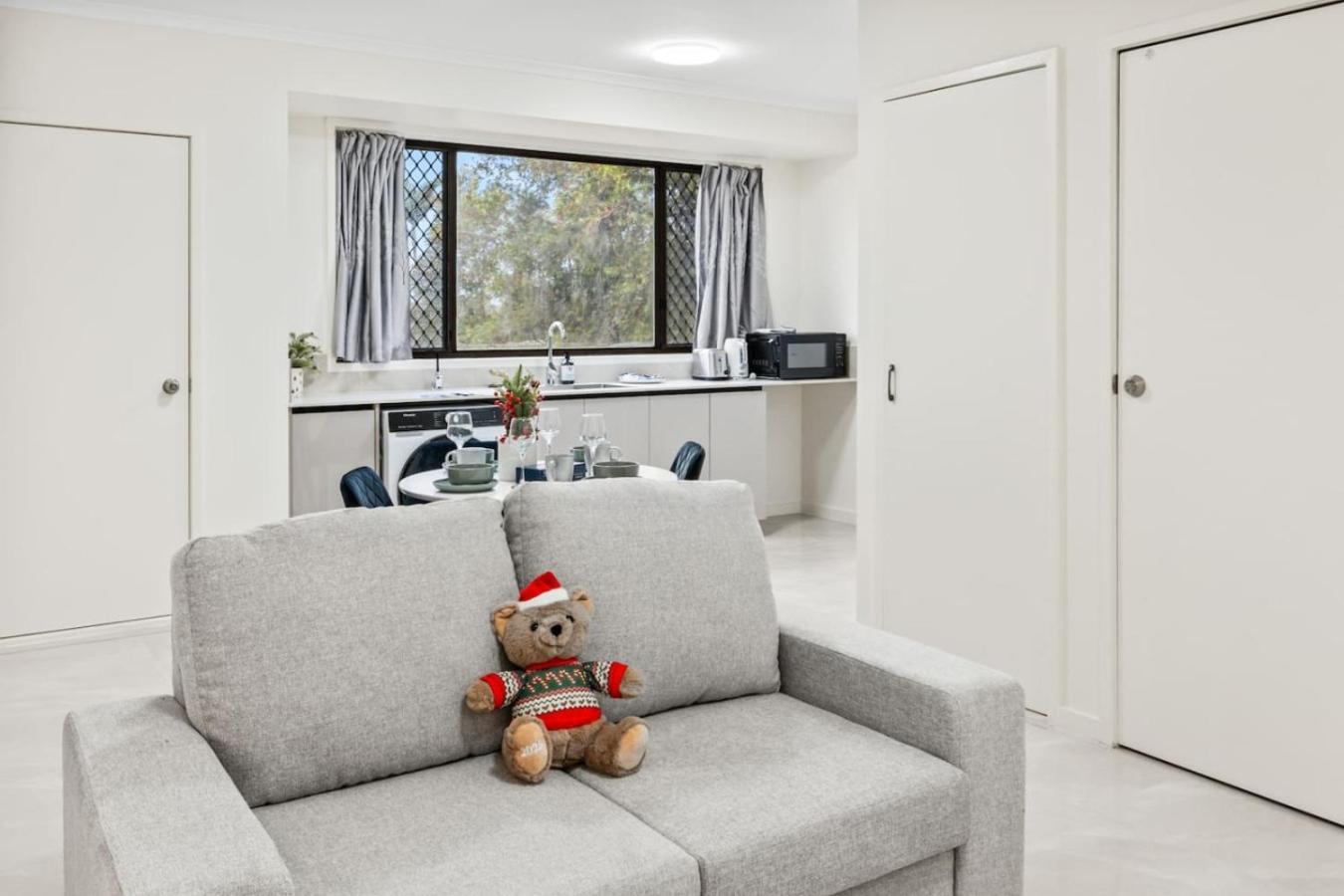 Cozy Little Charm Unit In Eight Miles Plain Holiday home *