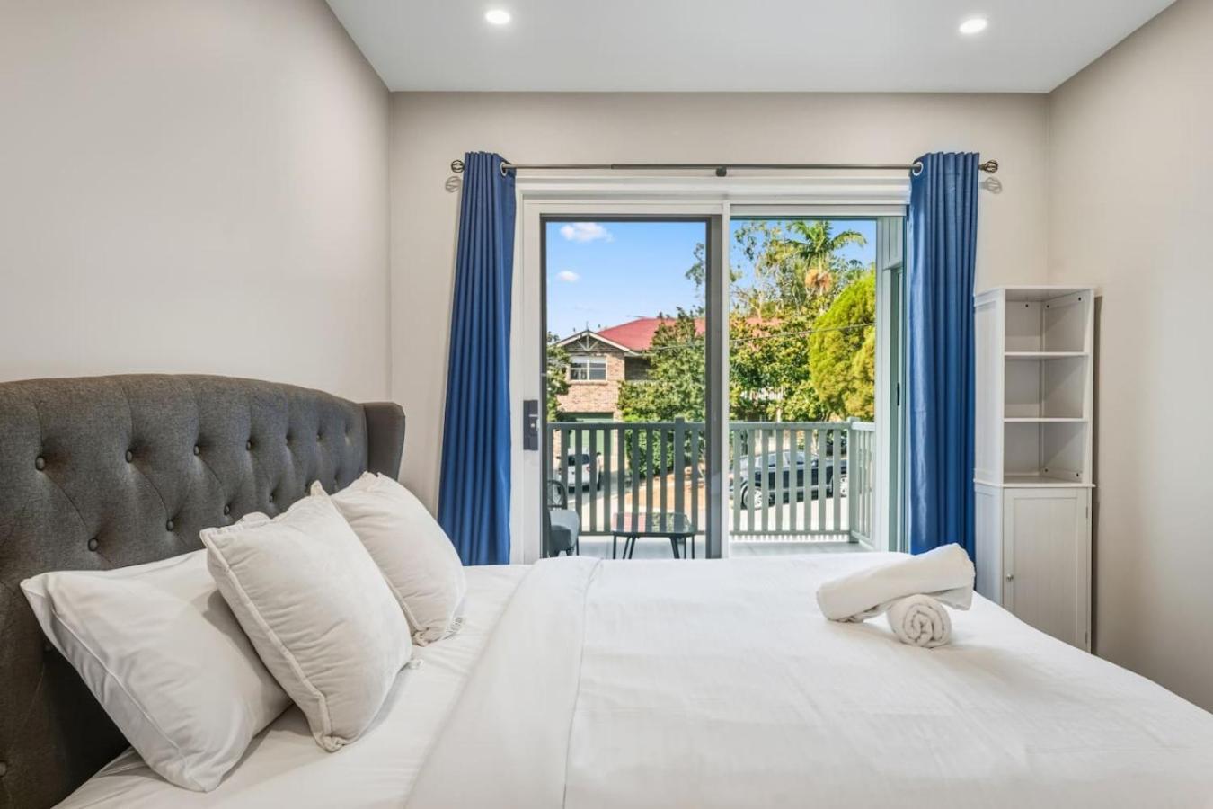 Modern Family Oasis Luxe With Balcony Ac And Backyard) * Brisbane