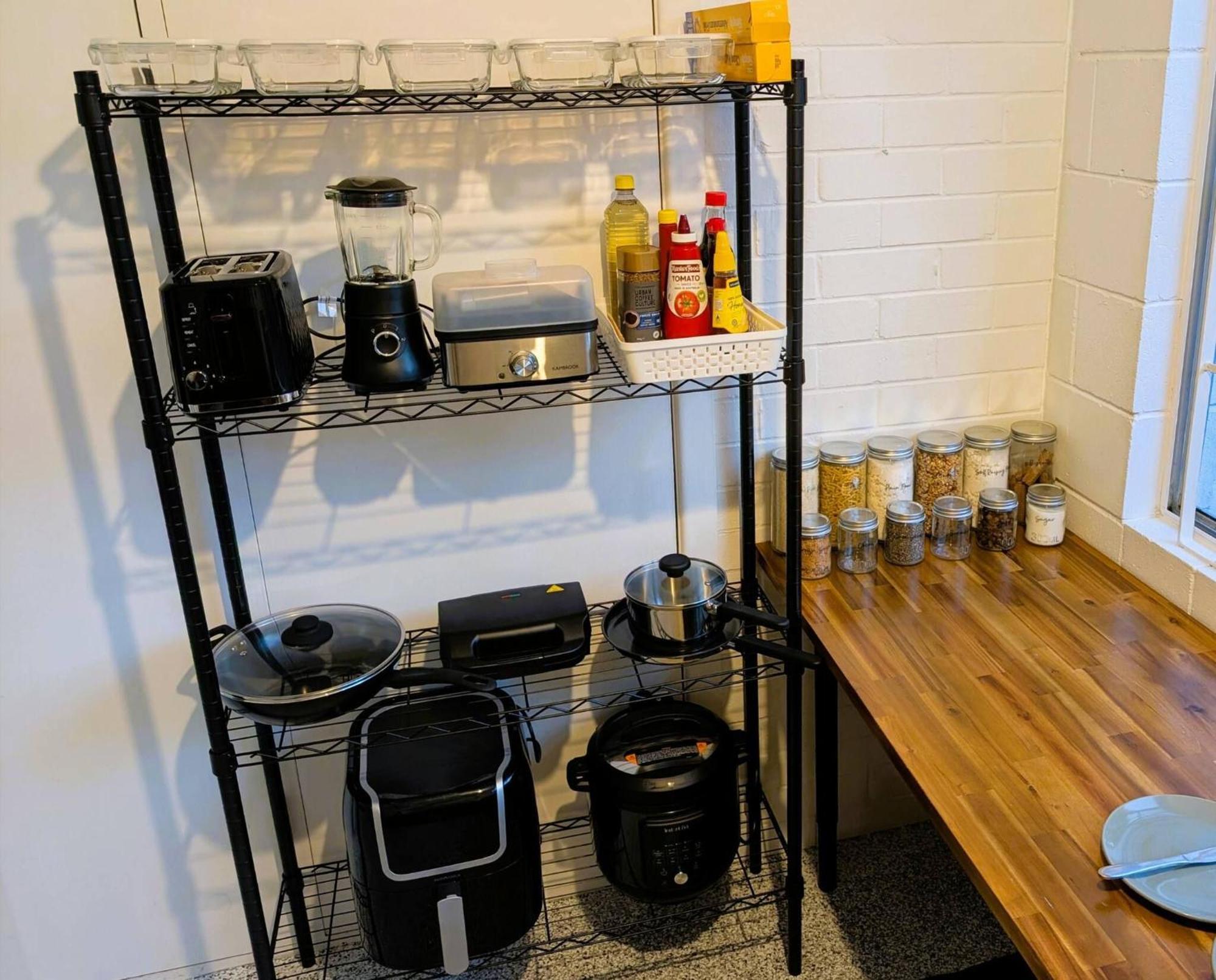 Peaceful, Modern, Lowtoxic, Bfast Included Holiday home *