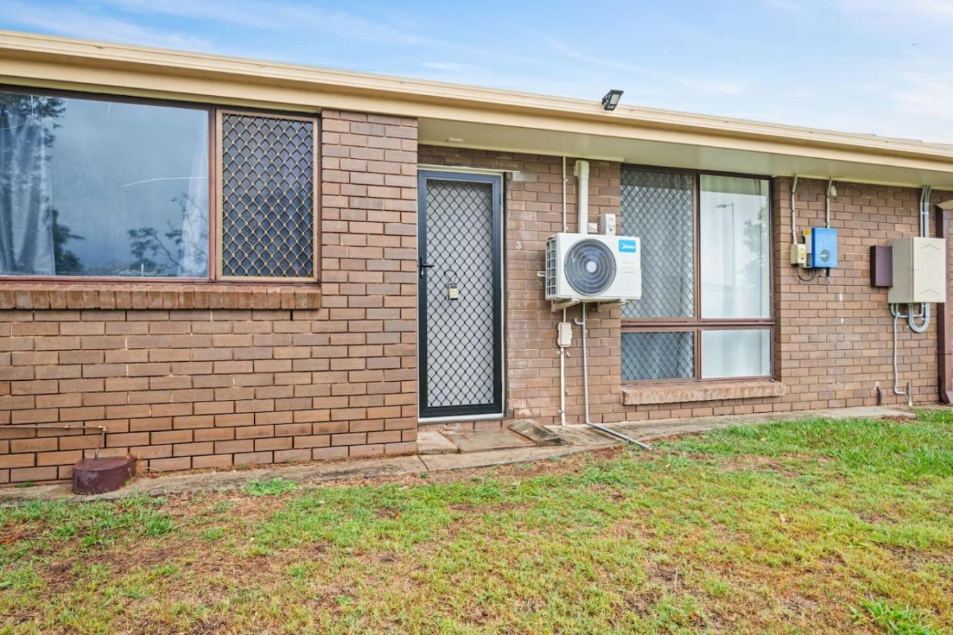 Cozy Little Charm Unit In Eight Miles Plain Holiday home *