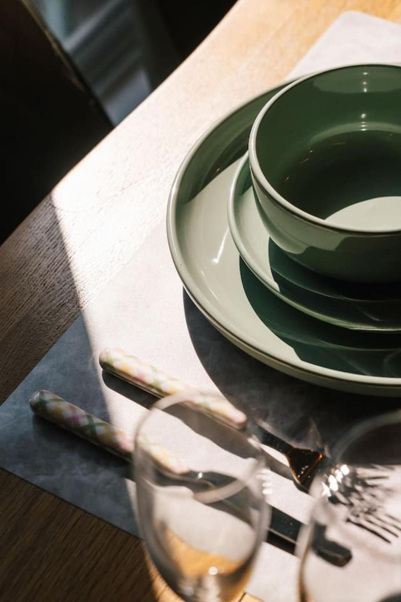 Holiday home Modern Family Oasis Luxe With Balcony Ac And Backyard)