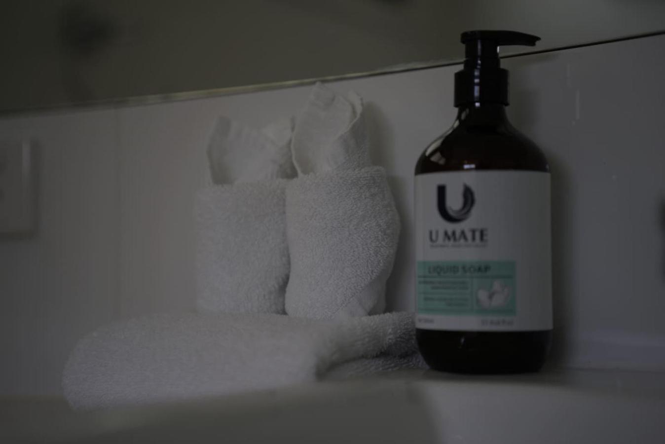 Urban Luxe Retreat 3-level Stylish Near Cbd *