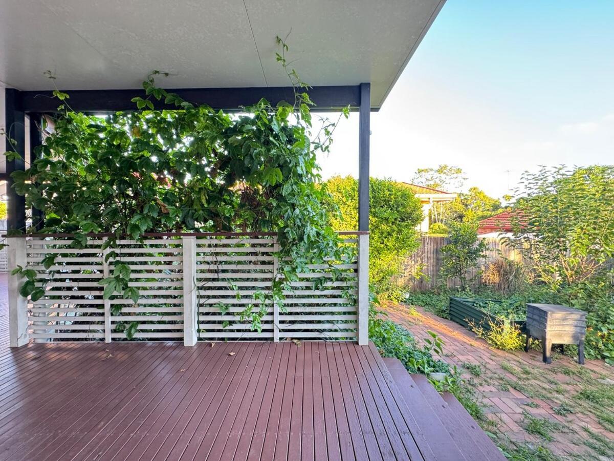 Steps From Sunnybank Hills Shopping Spacious Brisbane