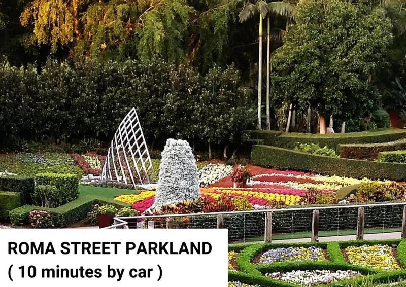 Holiday home A5q Abnb-style 3br House With Balcony & 2 Free Parking Nr Portside Wharf *