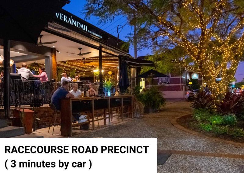 Holiday home A5q Abnb-style 3br House With Balcony & 2 Free Parking Nr Portside Wharf *