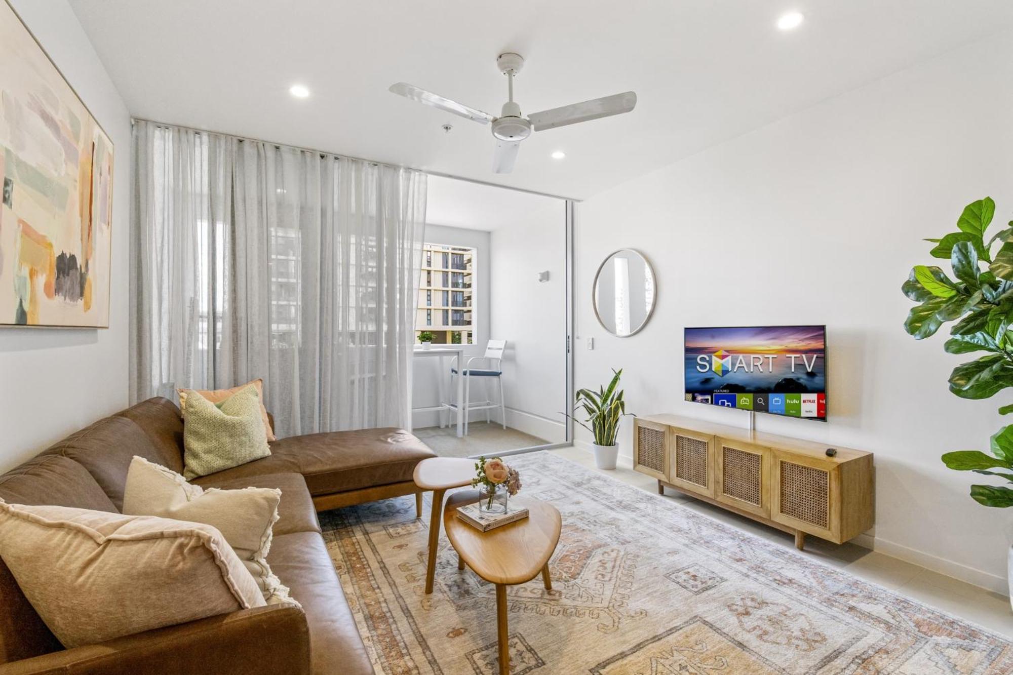 Stellar Location With Parking Pool & Gym Access Apartment