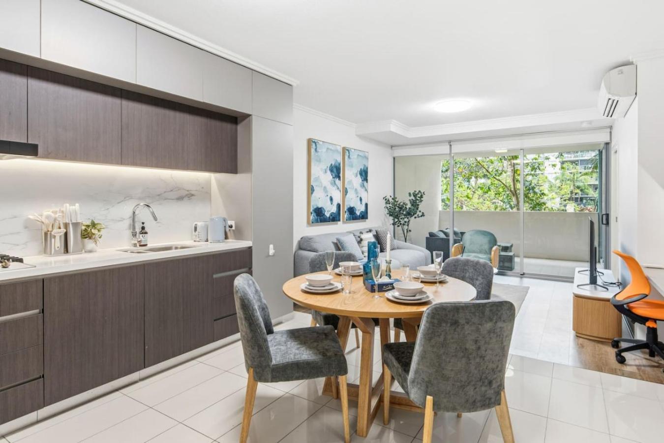 Apartment Modern Luxe Urban Comfort In Heart *