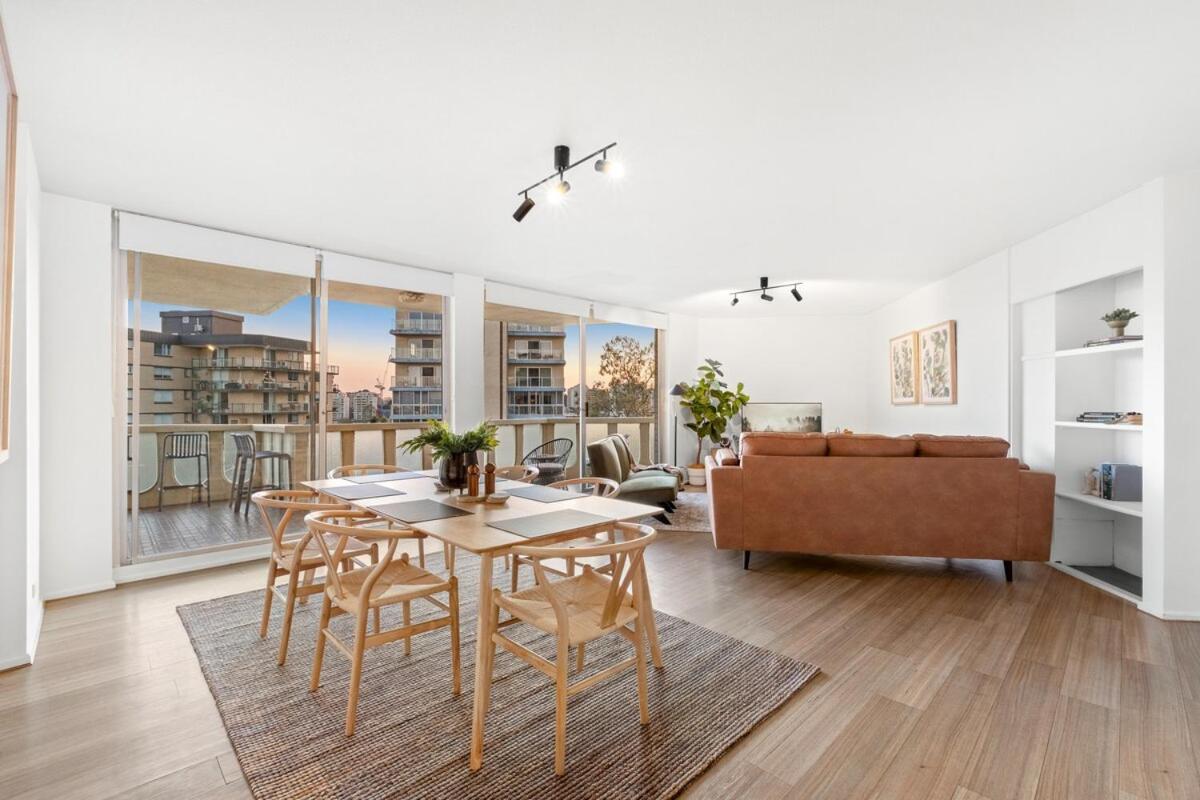 New Farm Sophisticated Retro - 3bed-1bath-1car-views Apartment *