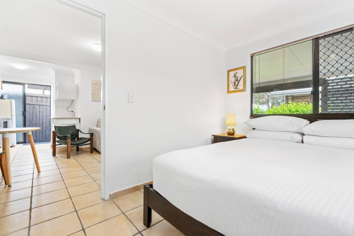 Modern 1-bed Retreat With Patio & Shed Access Apartment