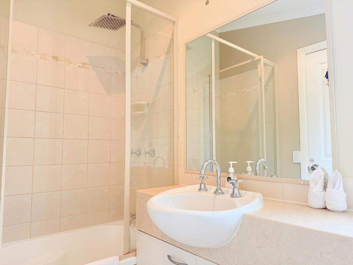 2 Bedrooms Comfort Haven In Paddington Apartment *
