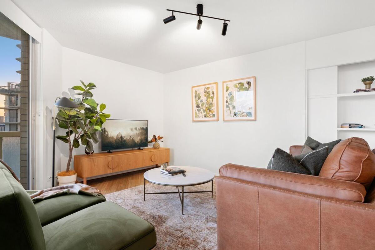 New Farm Sophisticated Retro - 3bed-1bath-1car-views Apartment *