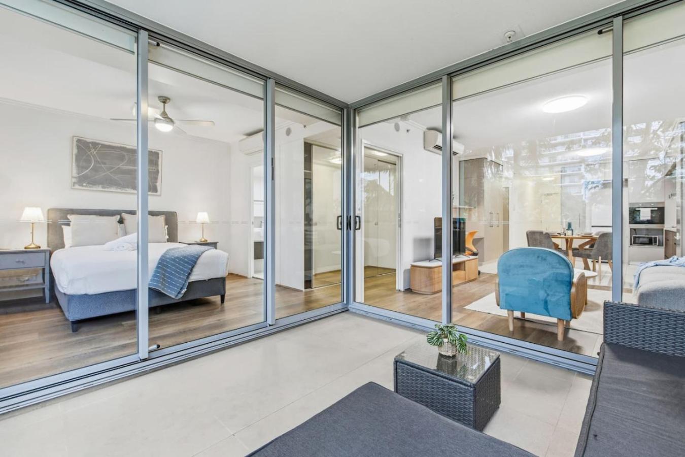 Apartment Modern Luxe Urban Comfort In Heart