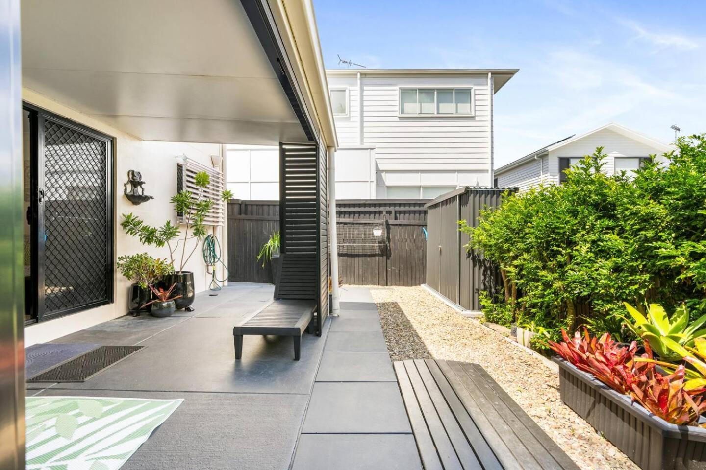 Modern 1-bed Retreat With Patio & Shed Access Brisbane