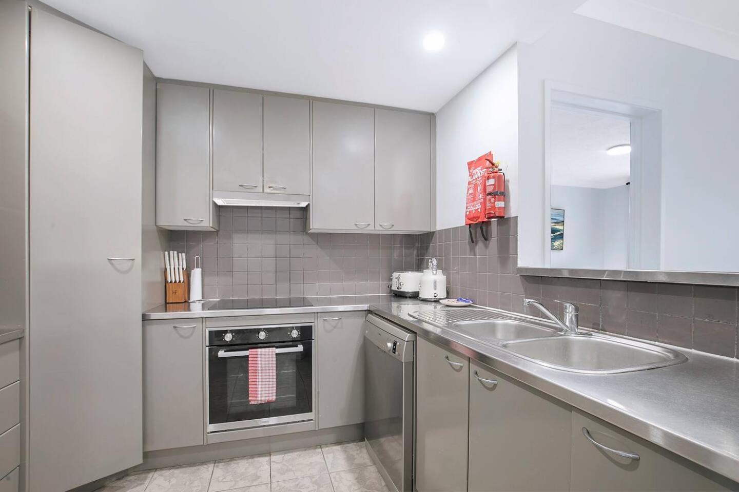 Saphira Edge - Art Deco Elegance In Brisbane's Heart * Brisbane