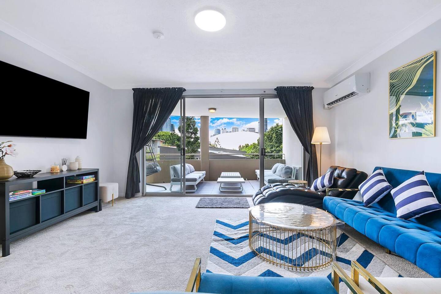 Saphira Edge - Art Deco Elegance In Brisbane's Heart Apartment *