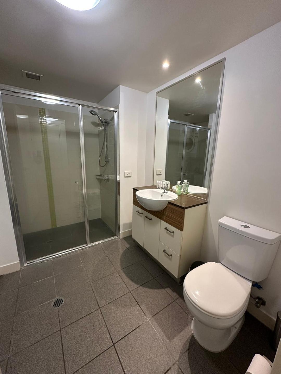 Modern Cbd 2 Bedroom With Free Parking Apartment Brisbane