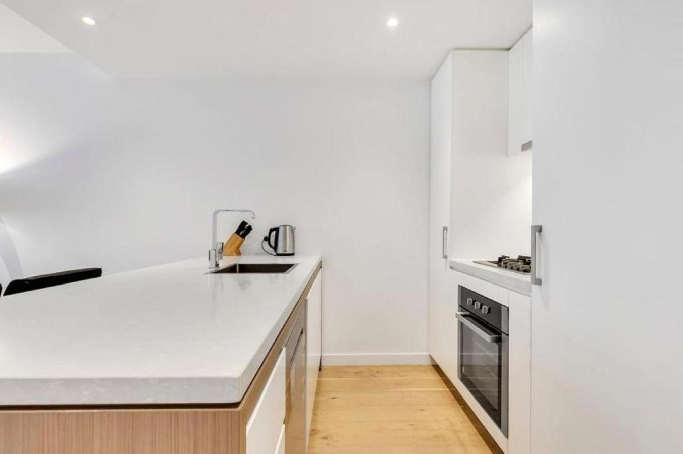 Fortitude Valley 1brm With Skyline Views * Brisbane