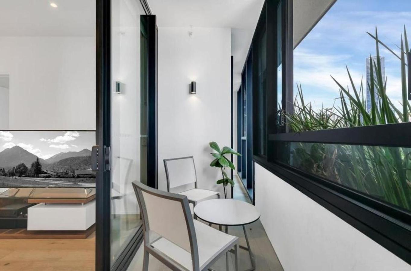 Fortitude Valley 1brm With Skyline Views Brisbane