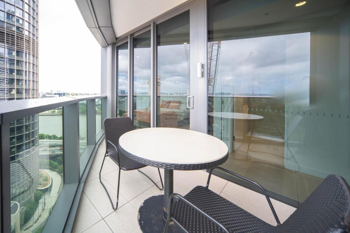 Apartment Stylish 2b1b In Qw Brand New & Step To Casino Brisbane