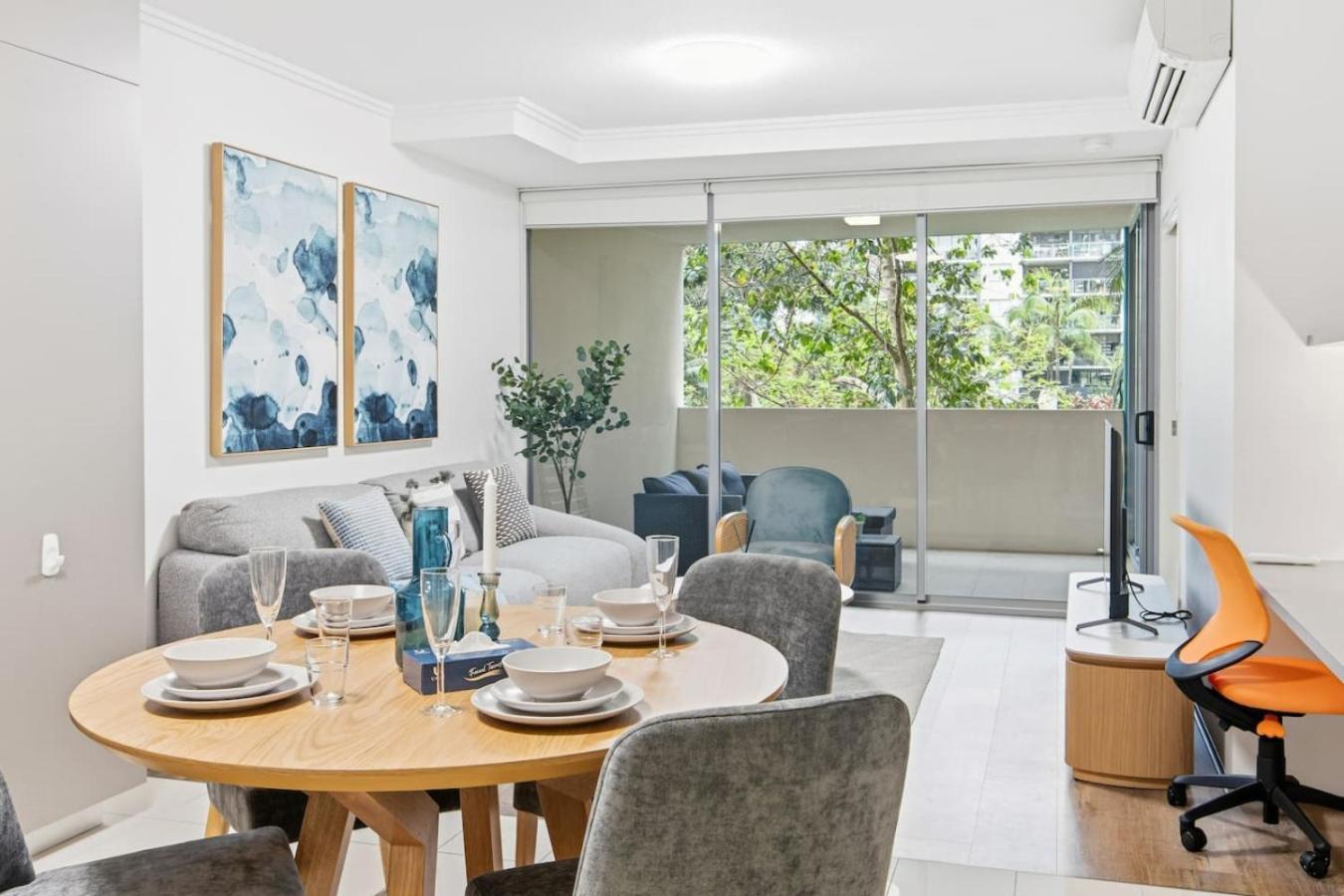 Modern Luxe Urban Comfort In Heart Brisbane