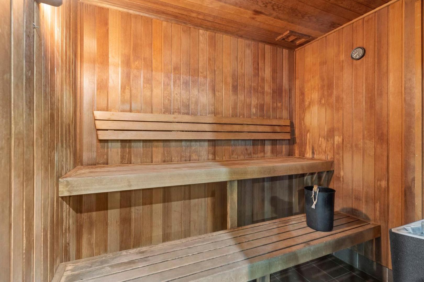 2br With Balcony, Pool, Gym And Wifi Apartment *