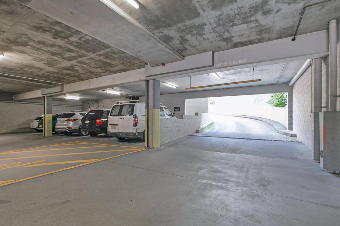 Saphira Edge - Art Deco Elegance In Brisbane's Heart *