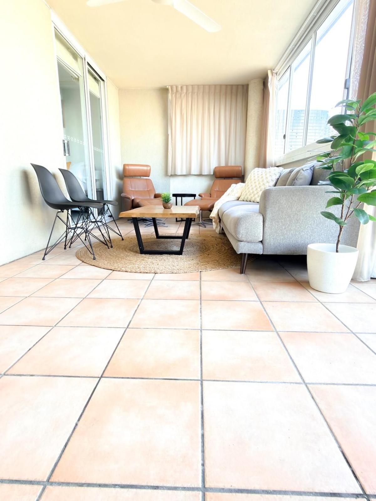 Oasis - Free Parking Gym Pool - Sleep 6 Apartment Brisbane