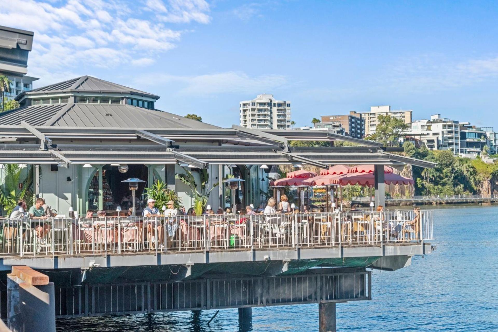 River Place Apartment *