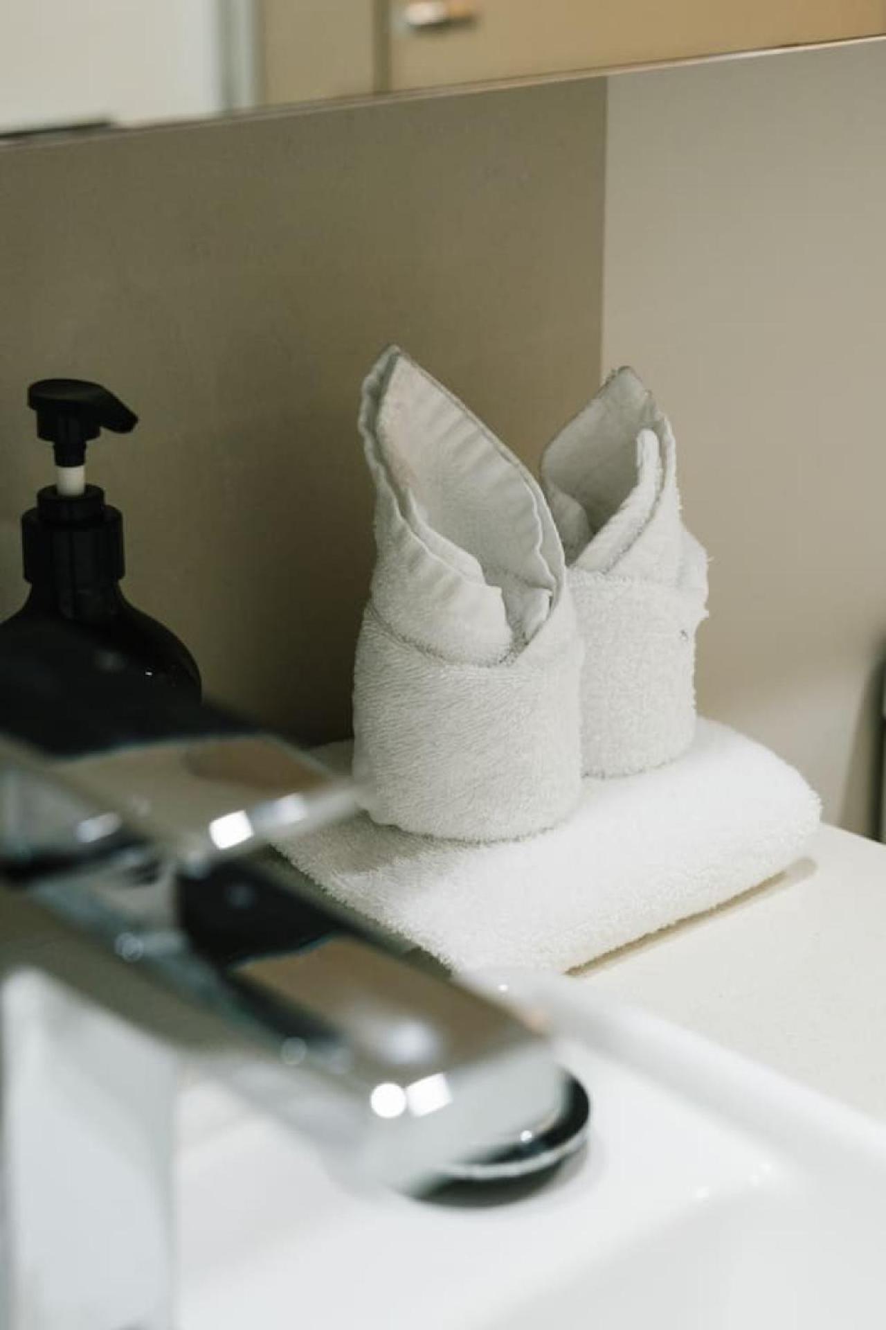 Modern Luxe Urban Comfort In Heart Brisbane