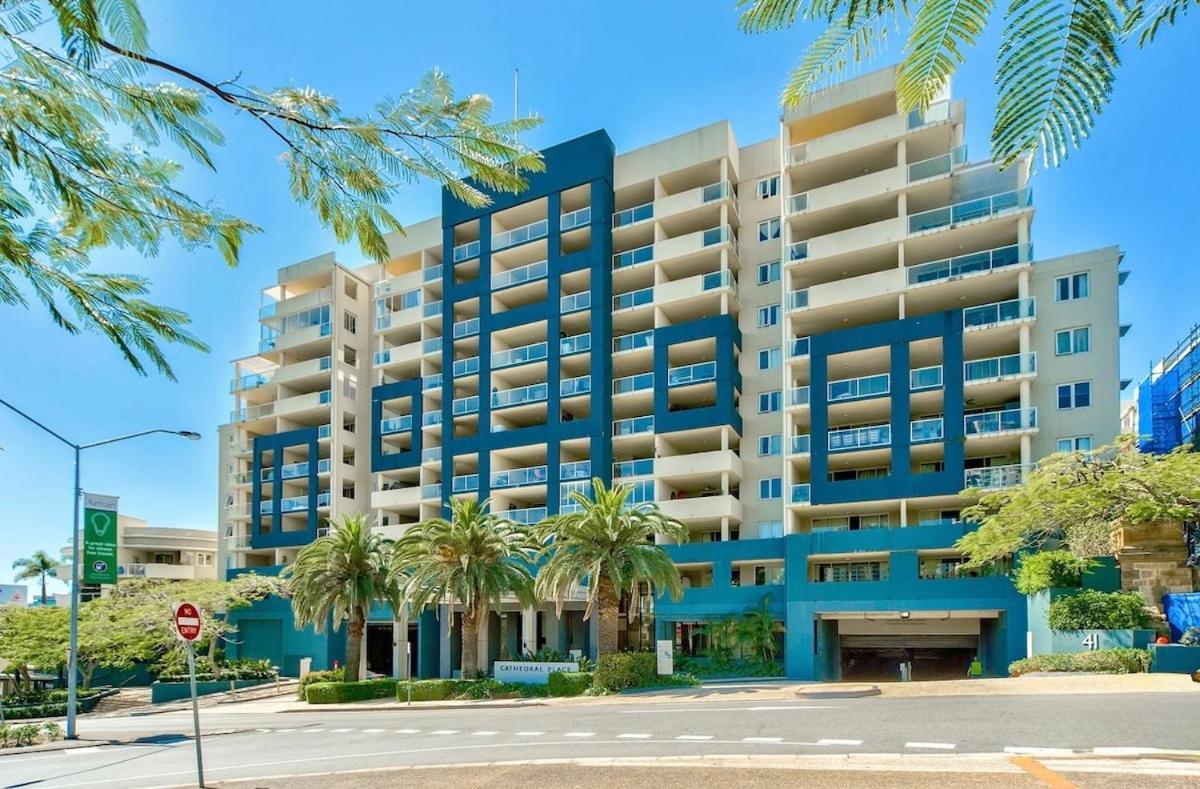 Apartment Oasis - Free Parking Gym Pool - Sleep 6