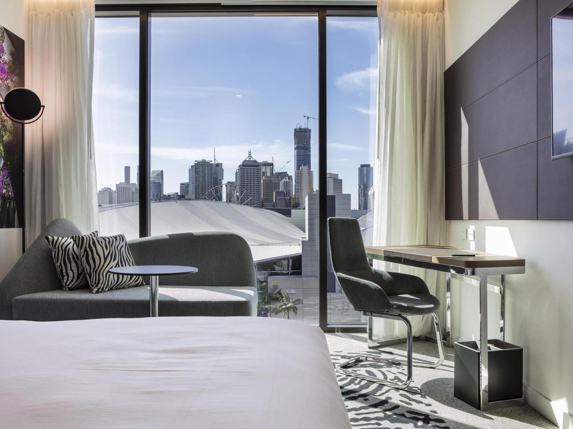 Novotel South Bank Hotel 5*