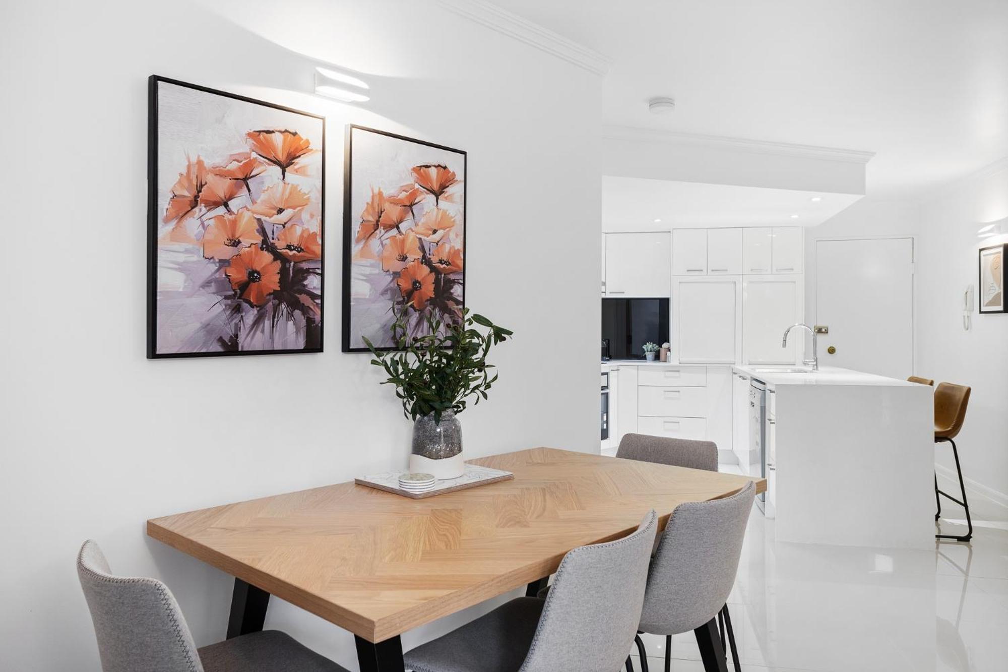 Comfy 2-bed With Pool And Secure Parking Apartment