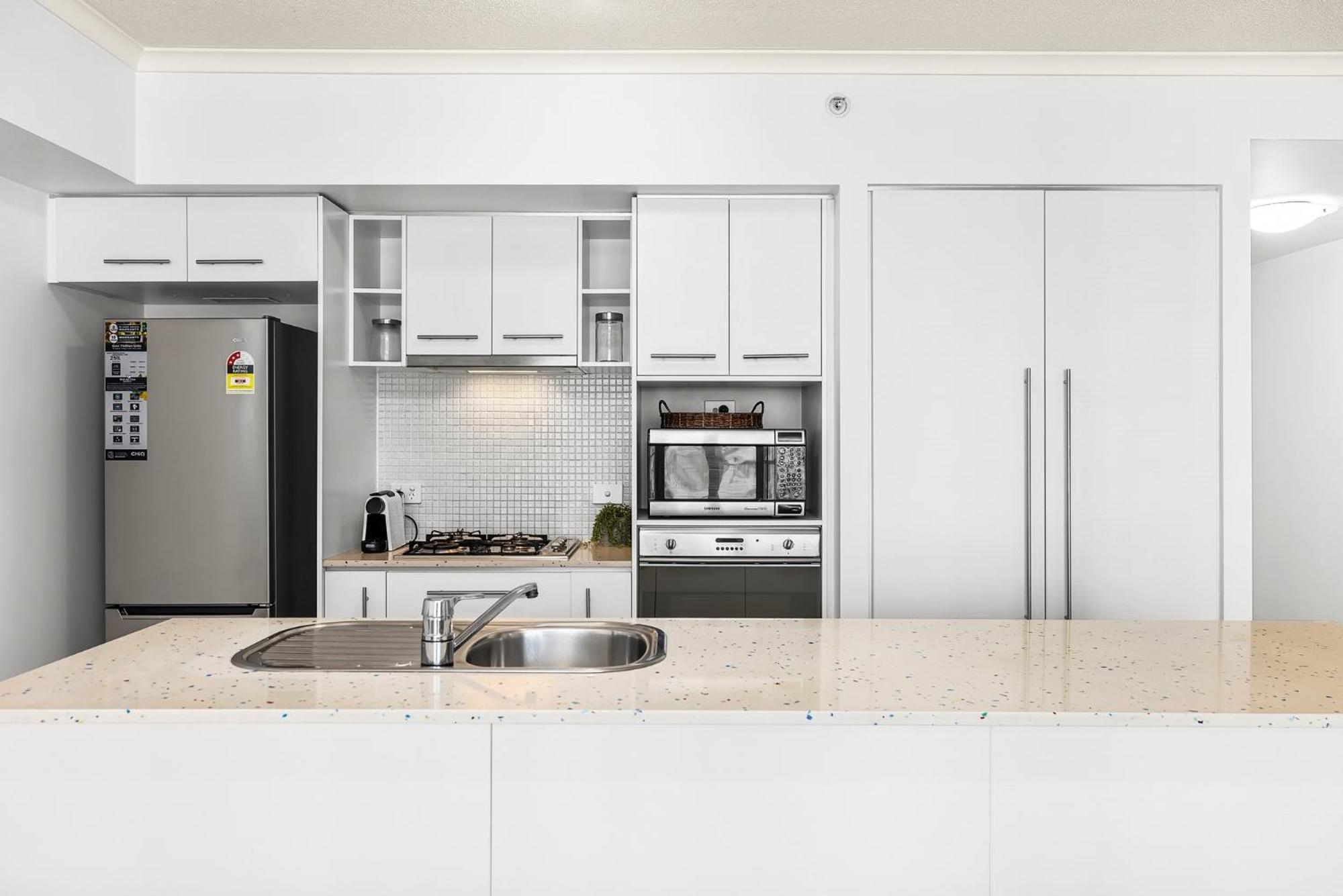 1-bed Centre With Pool, Bbq & Gym *